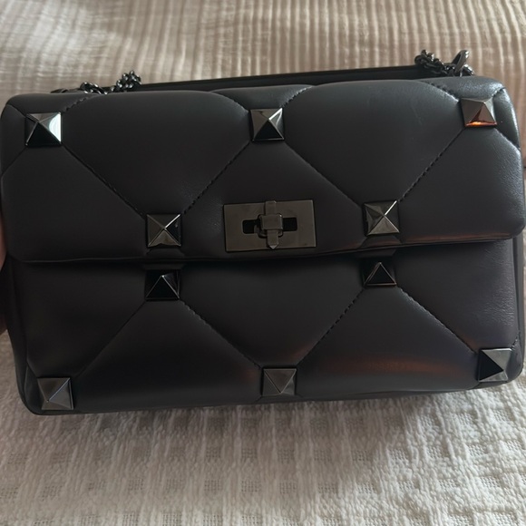 Valentino LARGE Roman stud bag. Black on black - Picture 2 of 6